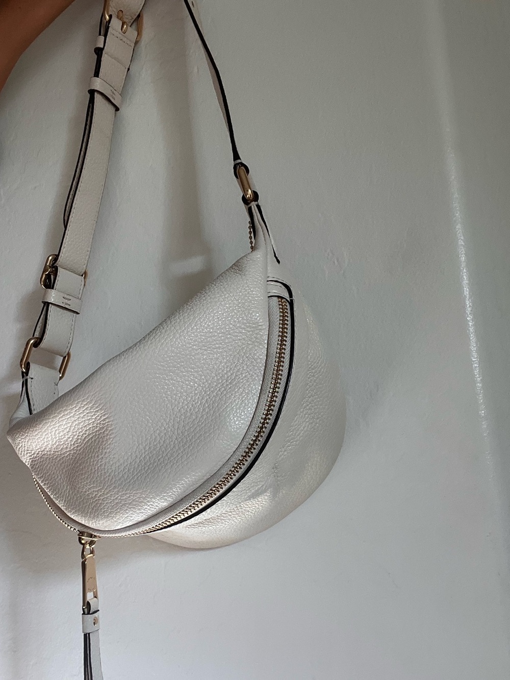 Coach Cream Pebbled Leather Crossbody Belt Bag with Gold Hardware - Picture 4 of 8